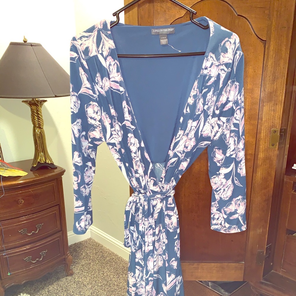 Maternity wrap dress